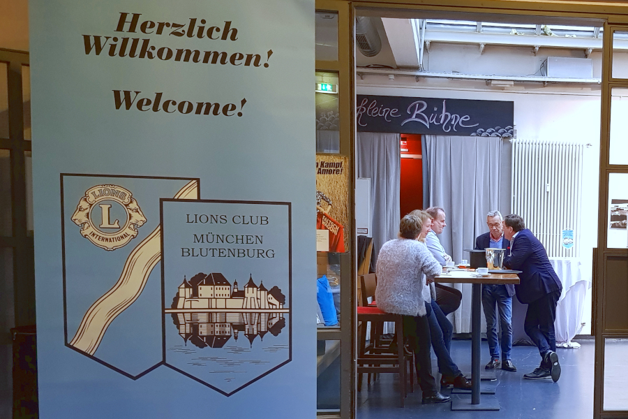 Rollup "Herzlich willkommen"