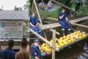Plakat der Sponsoren und Sponsorenenten am Start